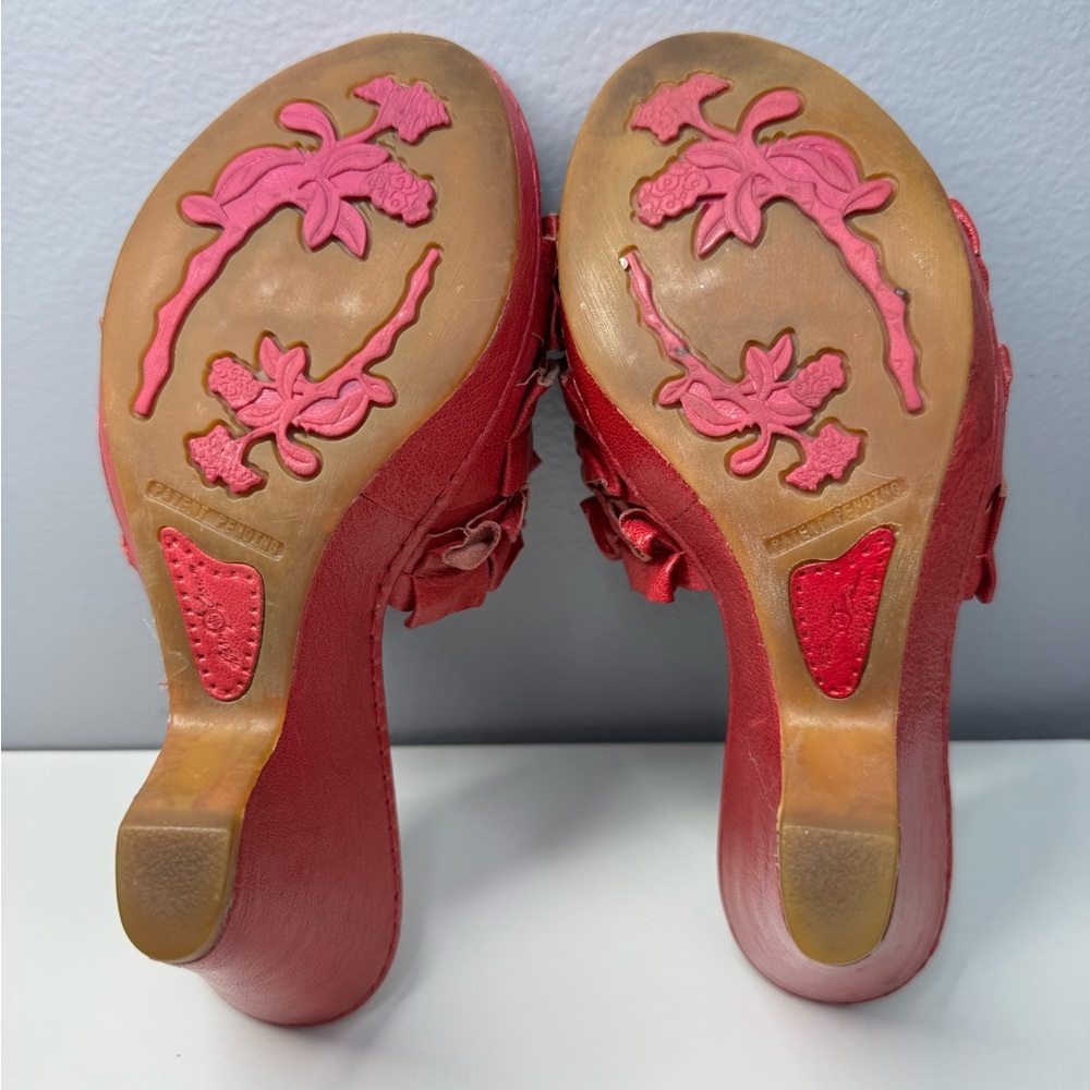 Elegant Red Ruffle Mules - Picture 5 of 6
